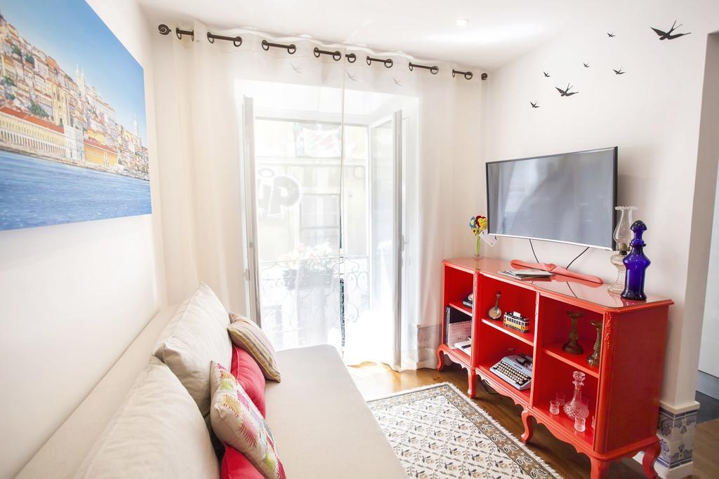 Typical Bairro Alto Apartment Лиссабон Экстерьер фото
