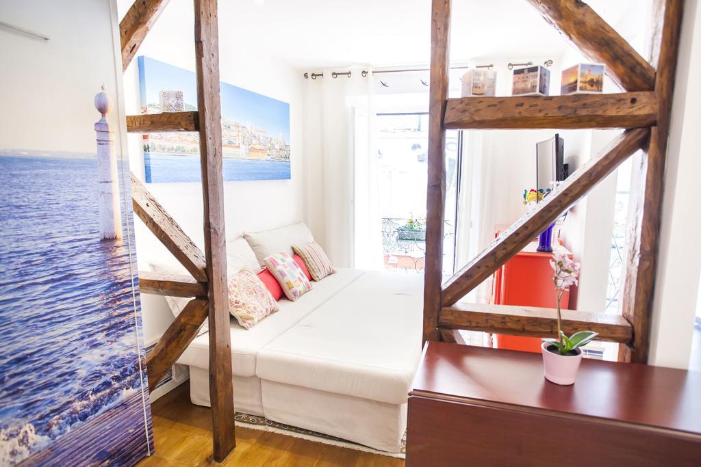 Typical Bairro Alto Apartment Лиссабон Экстерьер фото