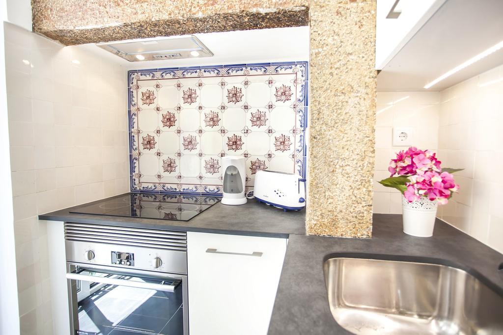 Typical Bairro Alto Apartment Лиссабон Экстерьер фото