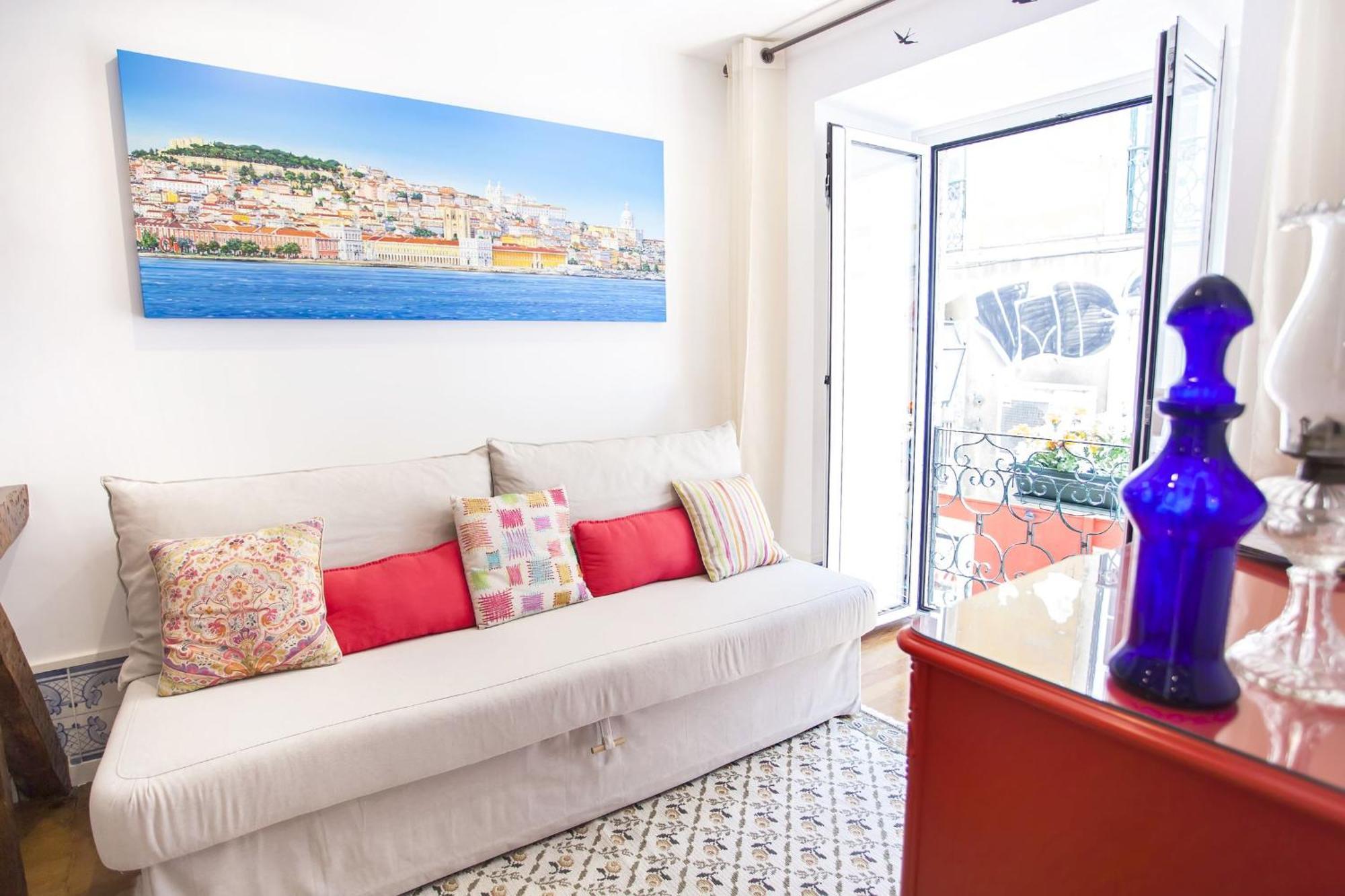 Typical Bairro Alto Apartment Лиссабон Экстерьер фото