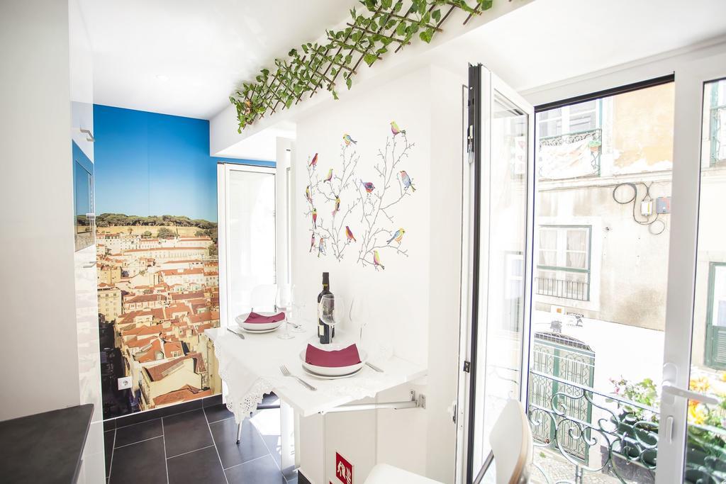 Typical Bairro Alto Apartment Лиссабон Экстерьер фото